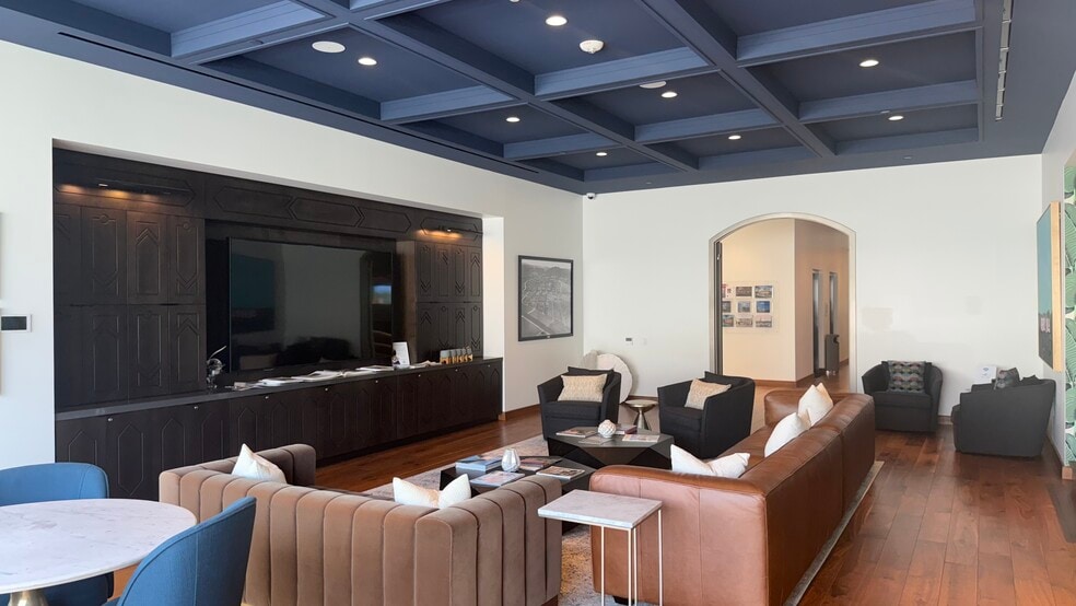 More Photos Of 243 N Canon Dr, Beverly Hills Office For Lease