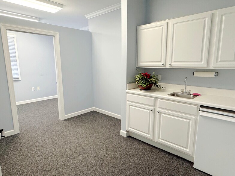 More Photos Of 9209 Baileywick Rd, Raleigh Office For Sale