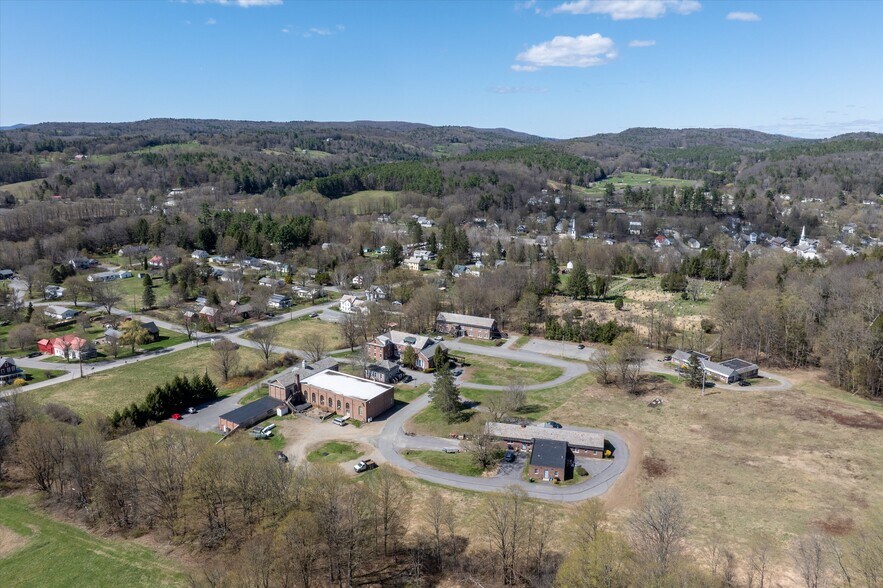 More Photos Of 25 Warner Center Rd, Saxtons River Apartments For Sale