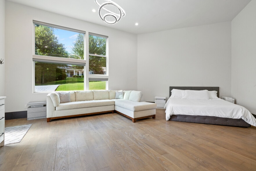 More Photos Of 2401 Greenglade Rd NE, Atlanta Specialty For Sale