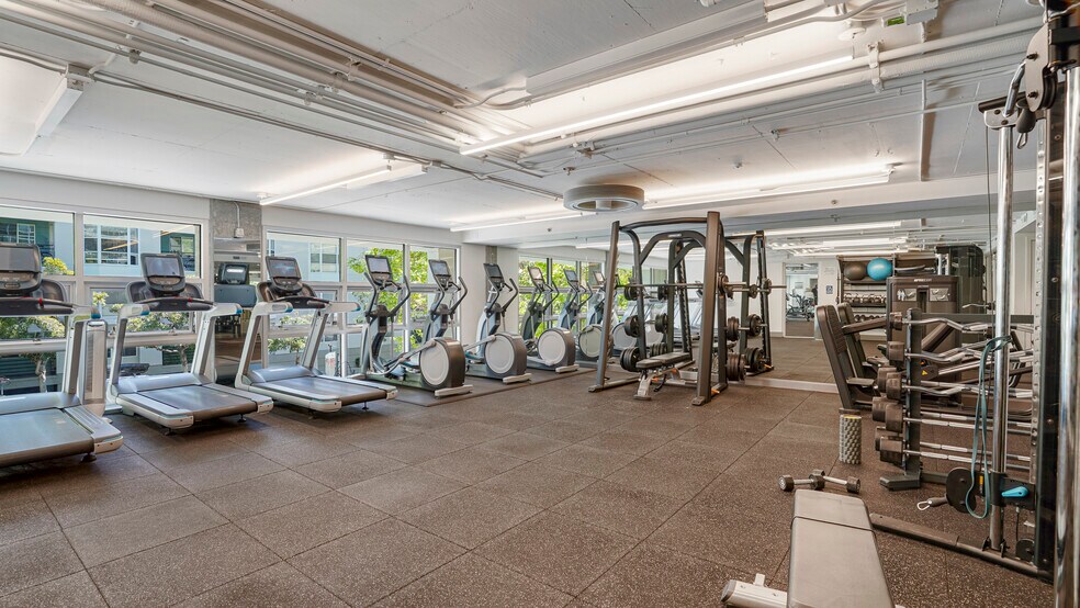 More Photos Of 200 Brannan St, San Francisco Apartments For Sale