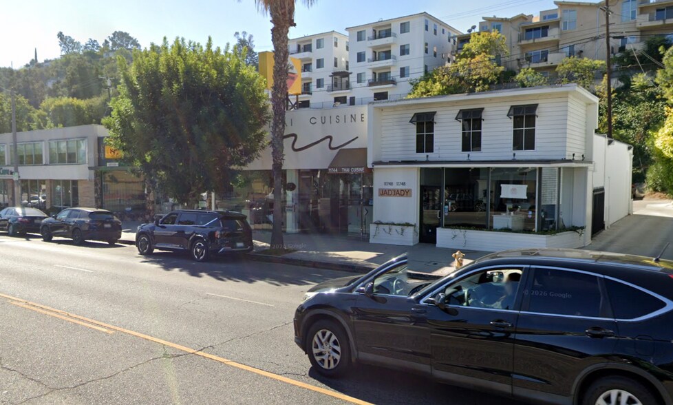 More Photos Of 11748 Ventura Blvd, Studio City General Retail For Sale