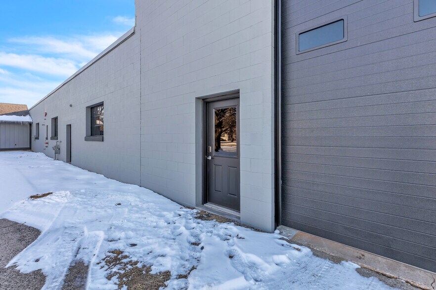 More Photos Of 67 Mainline Dr, Westfield Manufacturing For Lease