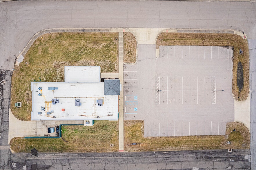 More Photos Of 401 Walker Dr, Henderson General Retail For Sale