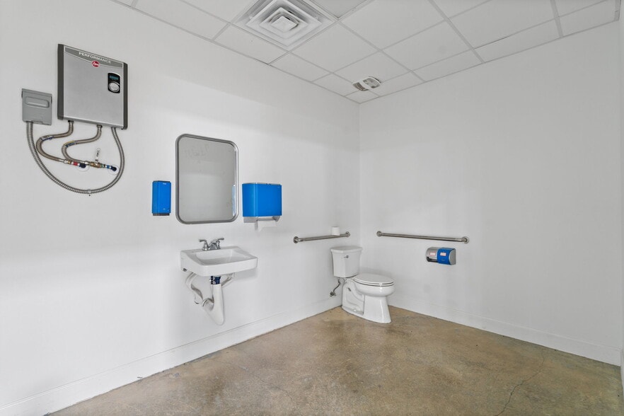 More Photos Of 12955 WRIGHT rd, Buda Warehouse For Lease