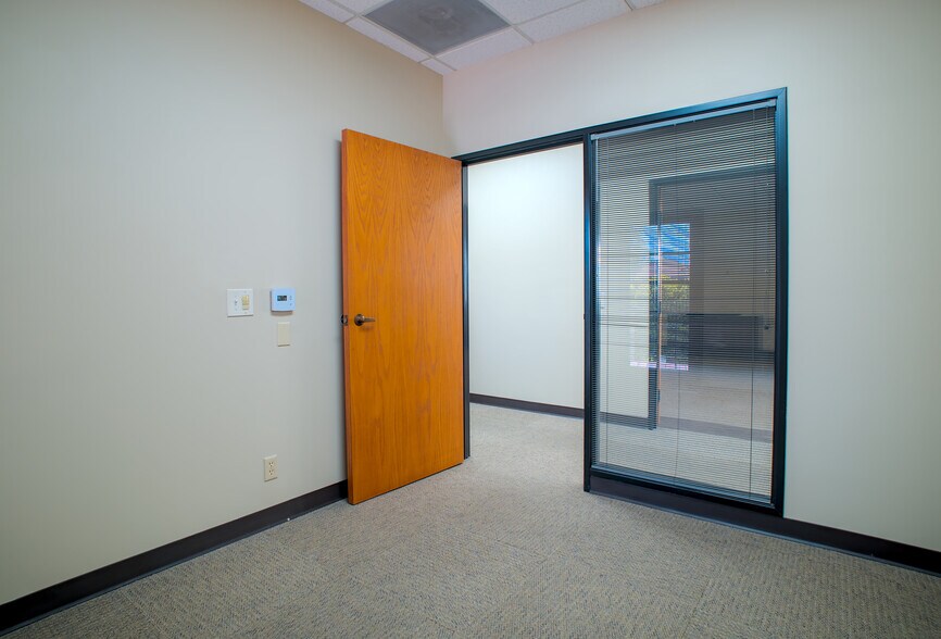 More Photos Of 1611 E 4th St, Santa Ana Loft Creative Space For Lease