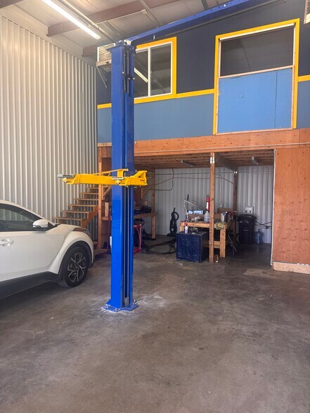 Primary Photo Of 765 N Telluride B15 st, Aurora Industrial For Sale