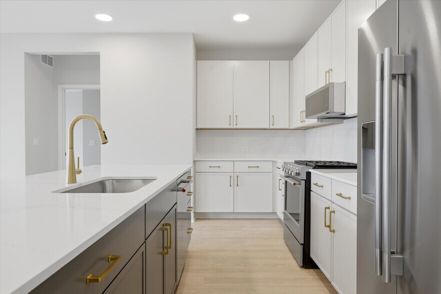 More Photos Of 1850 Glenview Rd, Glenview Apartments For Lease