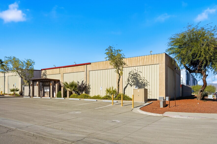 More Photos Of 1280 Rockpebble Ave, North Las Vegas Light Manufacturing For Lease