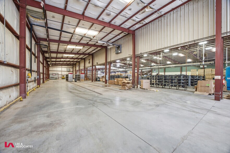 More Photos Of 101 Conyers Industrial Dr, Cartersville Warehouse For Sale