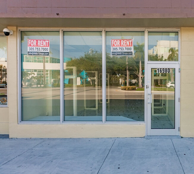 More Photos Of 16978-16990 NE 19th Ave, North Miami Beach Storefront Retail Office For Lease