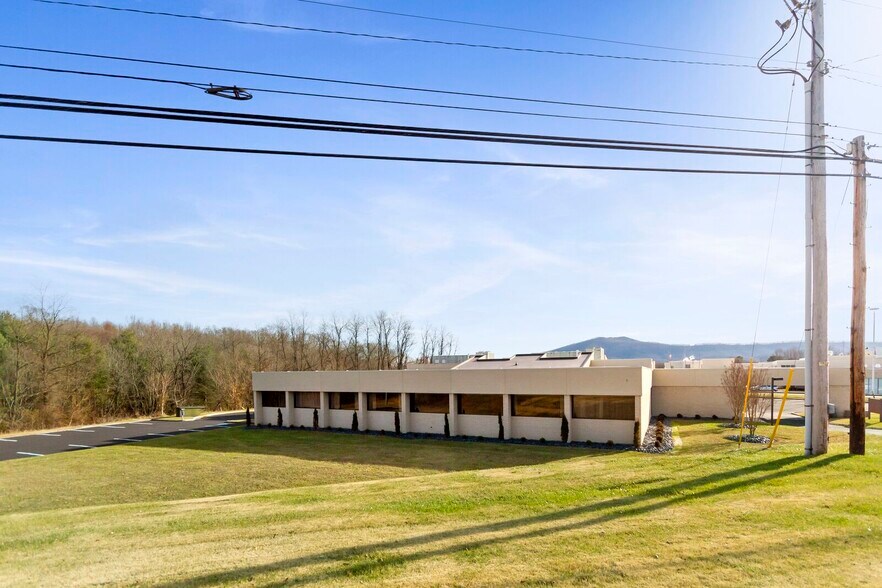 More Photos Of 2460 Lee Hwy N, Pulaski Healthcare For Sale