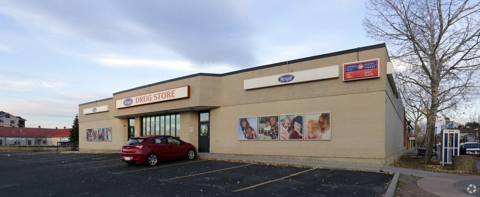 More Photos Of 305 1st St W, Cochrane Freestanding For Lease