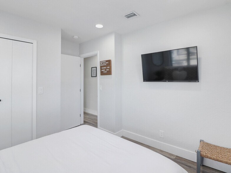 More Photos Of 1705-1709 NE 3rd Ave, Delray Beach Apartments For Sale