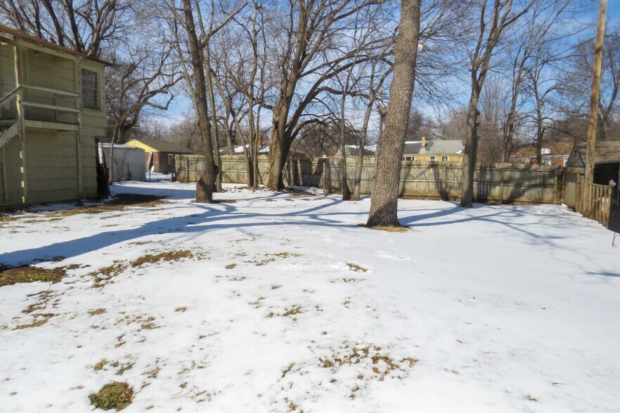 More Photos Of 1245 S Fabrique Dr, Wichita Flex For Sale