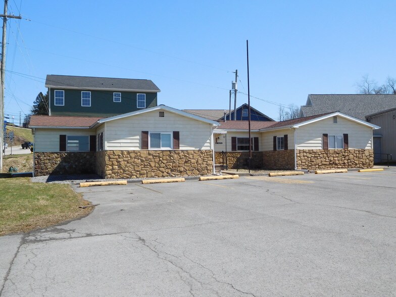 More Photos Of 69 Middletown Rd, Fairmont Manufacturing For Sale