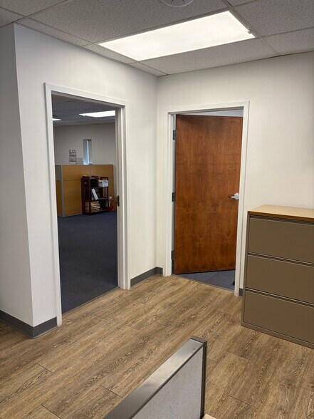 More Photos Of 100 Bearfoot Rd, Northborough Light Distribution For Lease