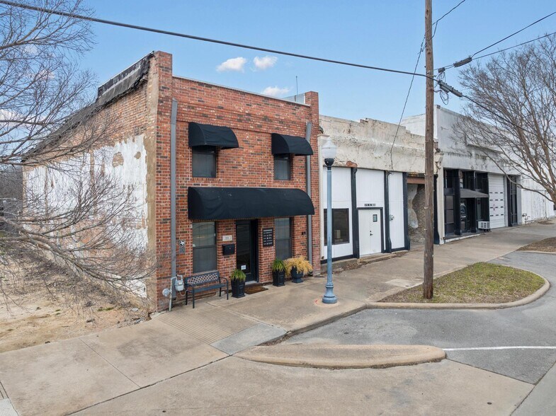 More Photos Of 211 N Main St, Bonham Office Residential For Sale