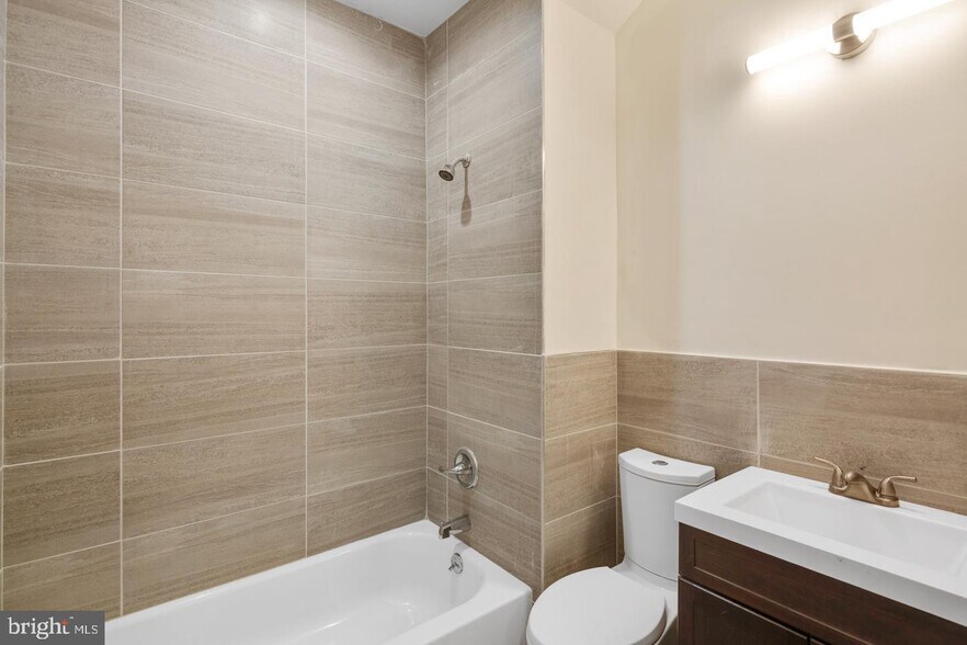 More Photos Of 46 S 44th St, Philadelphia Apartments For Sale