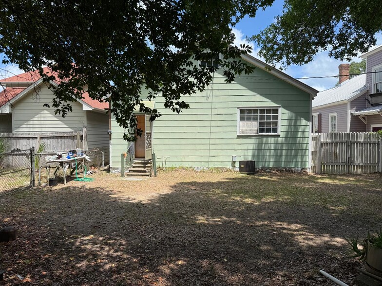 More Photos Of 109 S Florida Blanca St, Pensacola Multifamily For Sale