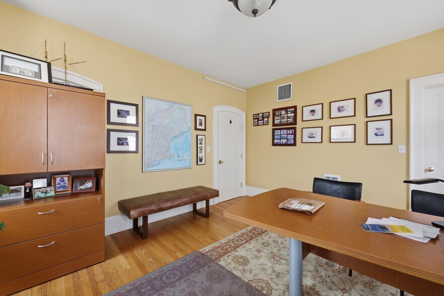 More Photos Of 39 State St, Newburyport Storefront Retail Residential For Sale