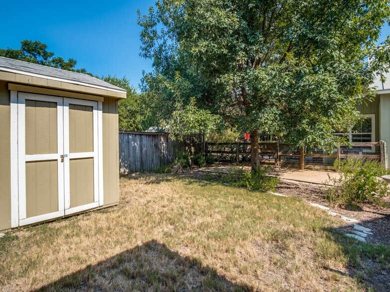 More Photos Of 118 N Plant Ave, Boerne Medical For Lease