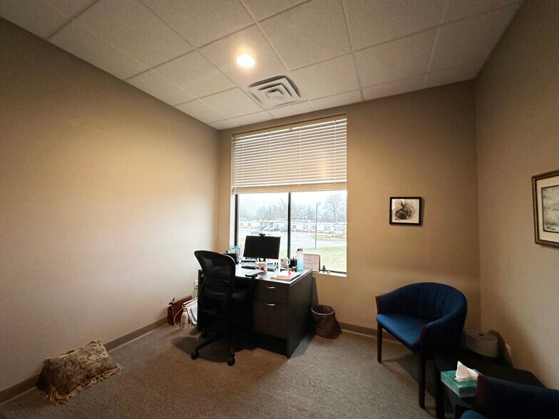 More Photos Of 673 Westbury Dr, Iowa City Storefront Retail Office For Sale