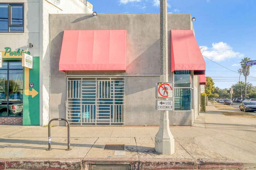 More Photos Of 328 Lincoln Blvd, Venice Storefront Retail Residential For Sale
