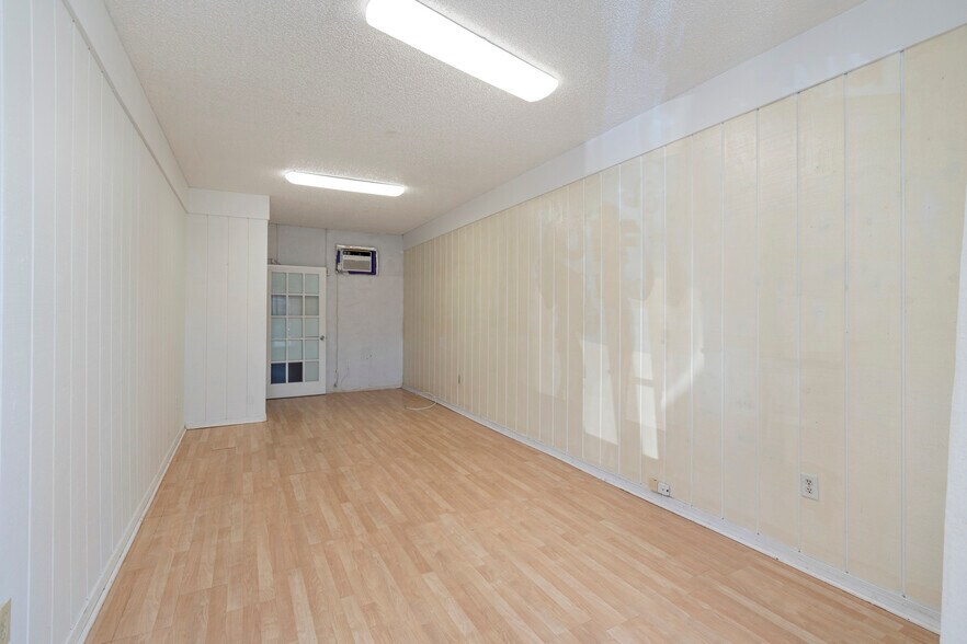 More Photos Of 599 Sherwood Ave, Satellite Beach General Retail For Lease