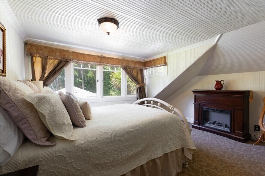 More Photos Of 620 El Salto Dr, Capitola Hospitality For Sale