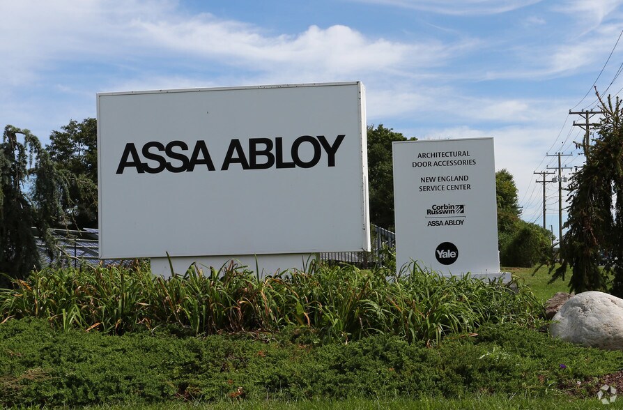 More Photos Of 225 Episcopal Rd, Berlin Manufacturing For Lease