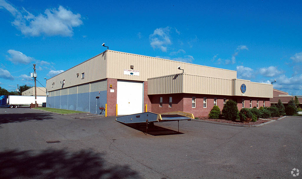 Primary Photo Of 43545 Utica Rd, Sterling Heights Manufacturing For Lease