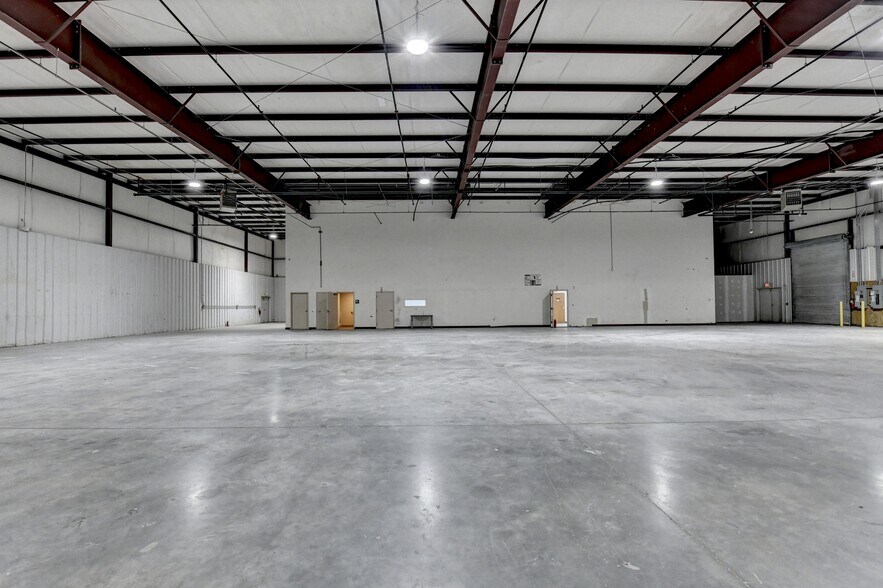 More Photos Of 1310 Capital Cir, Lawrenceville Warehouse For Sale