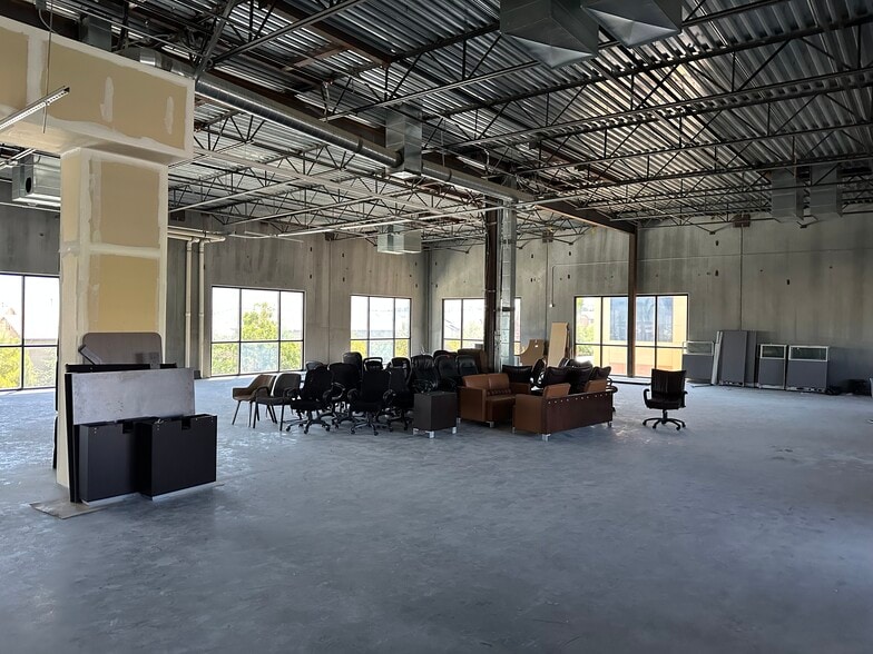 More Photos Of 6180 Brent Thurman Way, Las Vegas Office For Sale