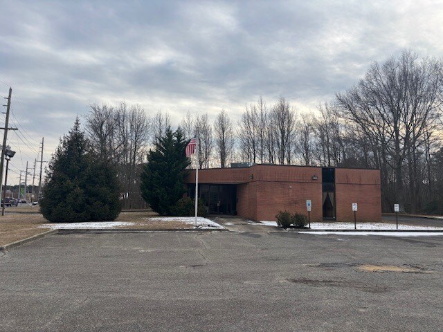 More Photos Of 50 Chambersbridge Rd, Lakewood Bank For Sale