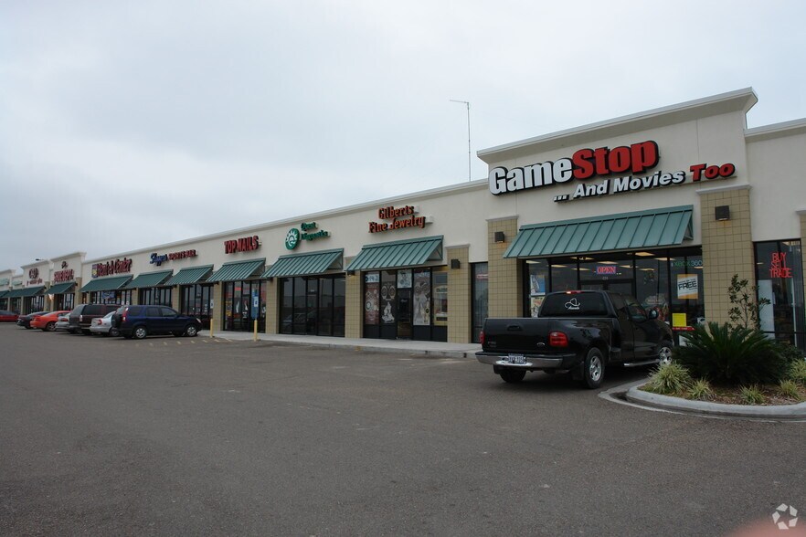 More Photos Of 2000 Dr N W Atkinson Blvd, Alice General Retail For Lease