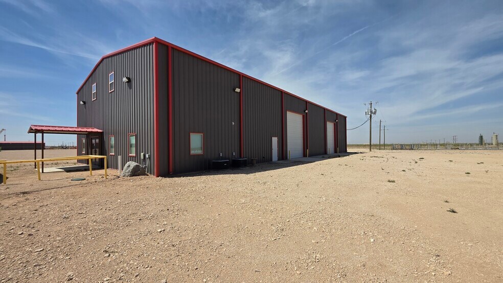 More Photos Of 8211 E County Road 62, Midland Warehouse For Sale