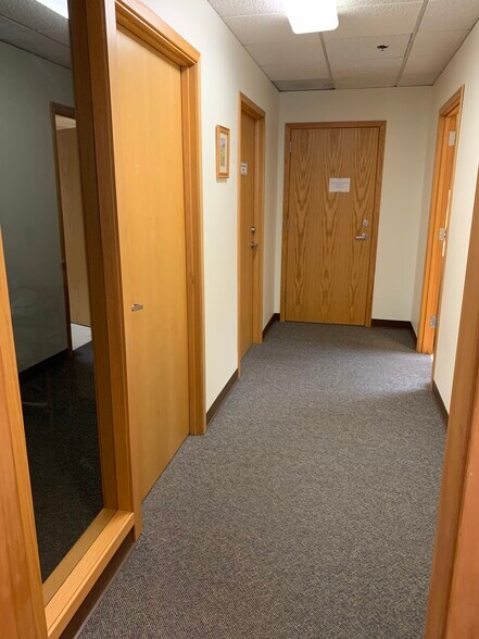 More Photos Of 10634 E Riverside Dr, Bothell Office For Lease