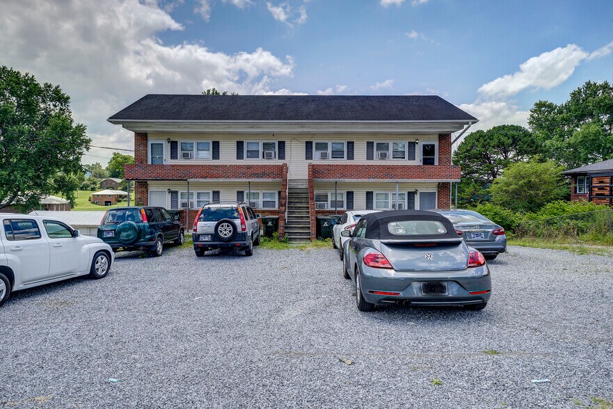 More Photos Of 3411 W Walnut St, Johnson City Apartments For Sale