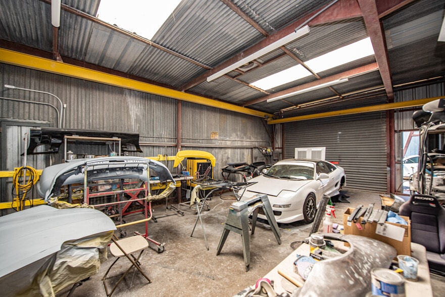 More Photos Of 1121-1135 Sweetwater Ln, Spring Valley Manufacturing For Lease
