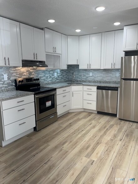 More Photos Of 5 Brookside Ln, Woodstock Apartments For Sale