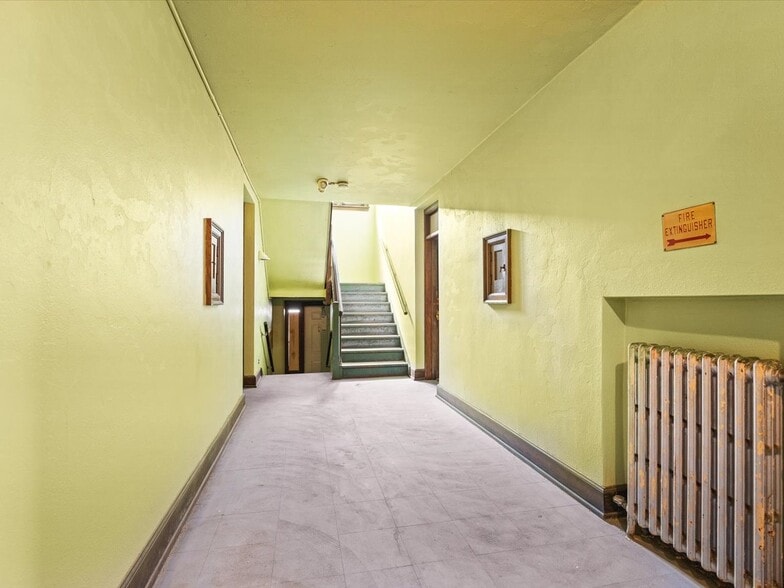 More Photos Of 204 S 6th St, Rockford Apartments For Sale