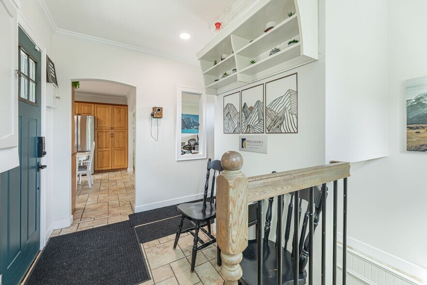 More Photos Of 313 Ross Av, Cochrane Medical For Sale