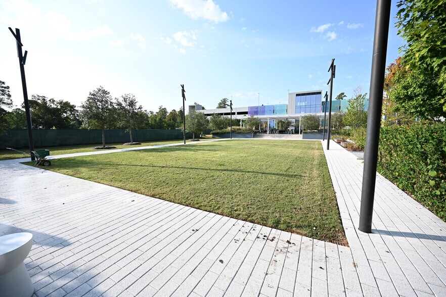 More Photos Of 8800 Technology Forest Pl, The Woodlands Unknown For Lease