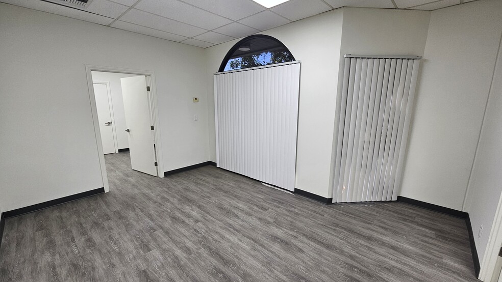 More Photos Of 12350 Montague St, Pacoima Light Manufacturing For Sale