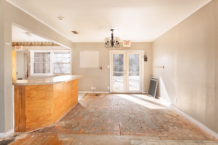 More Photos Of 104 E 5th St, Brady Office Residential For Sale