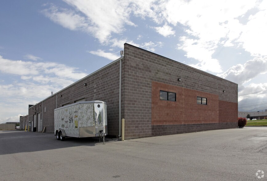 More Photos Of 215 N Redwood Rd, North Salt Lake Flex For Lease