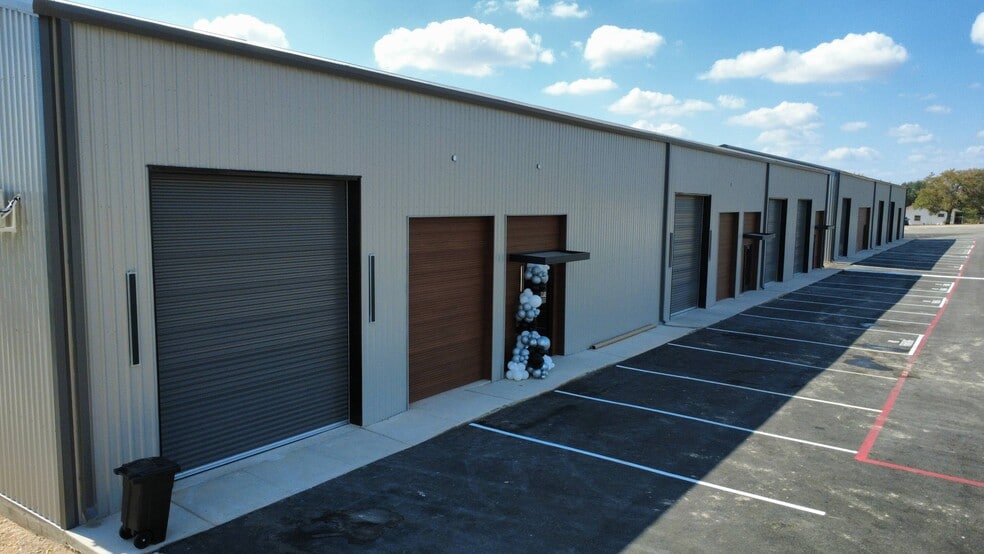 More Photos Of 280 Weil Rd, Cibolo Flex For Lease