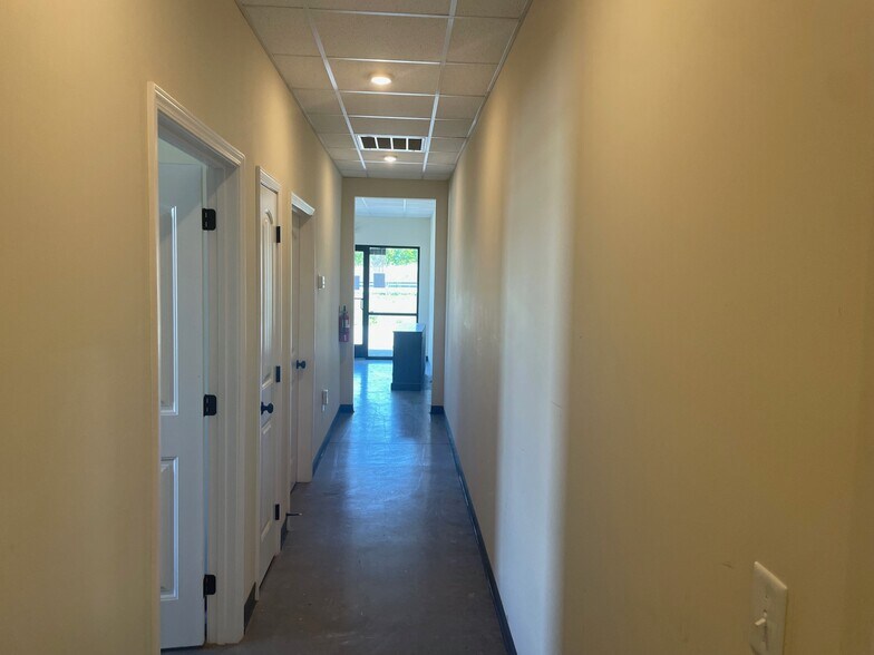 More Photos Of 1080 International Blvd, Clarksville Industrial For Lease