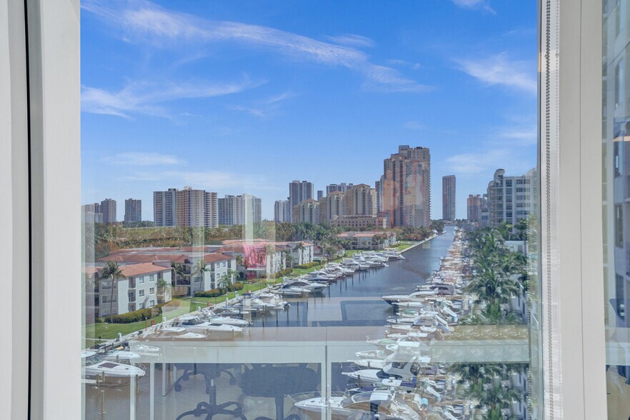 More Photos Of 18851 NE 29th Ave, Aventura Office For Lease